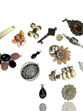 Mixed Vintage & New Jewelry Charms & Pendants for Jewelry Making & Crafts